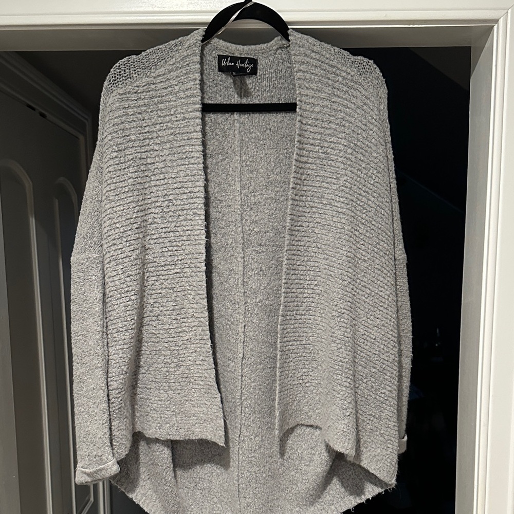 Urban Heritage Women's Soft Gray Cardigan